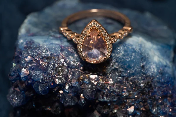 Closeup Shot Ring Precious Stone — Stockfoto