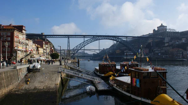 Porto Portugal Janeiro 2009 Antigos Edifícios Baía Navios Rio Douro — Fotografia de Stock