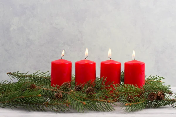 Bougies Rouges Sur Une Couronne Avent Décoration Noël Aux Chandelles — Photo