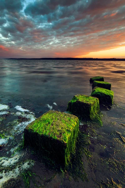 Uma Foto Vertical Bela Vista Pôr Sol Lagoa Curoniana Lituânia — Fotografia de Stock