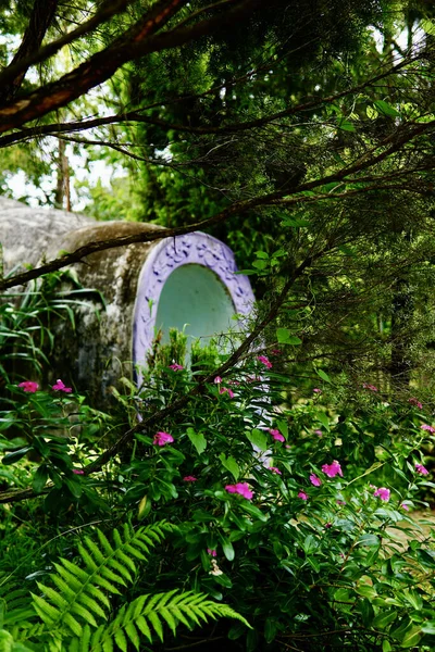Vertical Shot Cute Dream House Blooming Forest — Foto de Stock