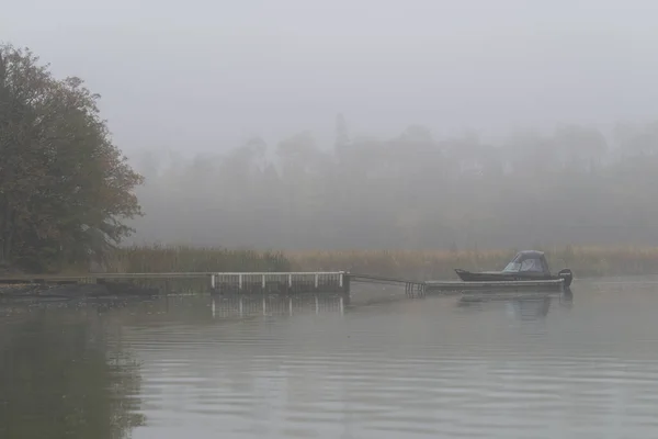 Beautiful View Fishing Boats Lake Woods Foggy Day — Foto Stock