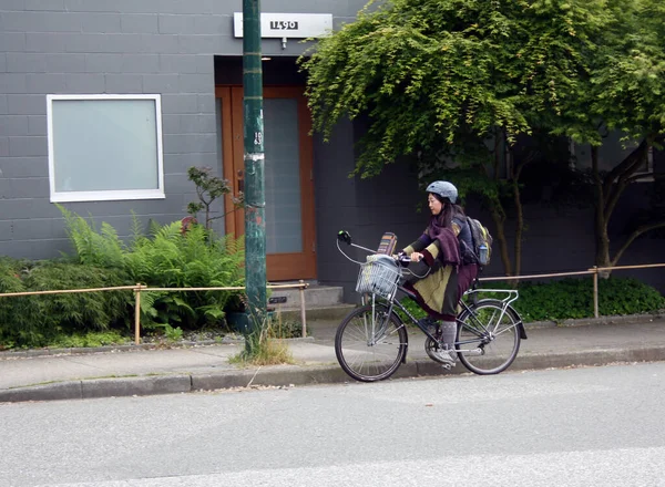 Vancouver Canada Oct 2020 Person Som Cyklar Gatorna Vancouver Kanada — Stockfoto