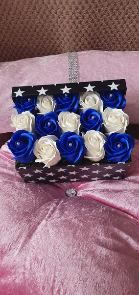 Vertical Shot Blue White Roses — Photo