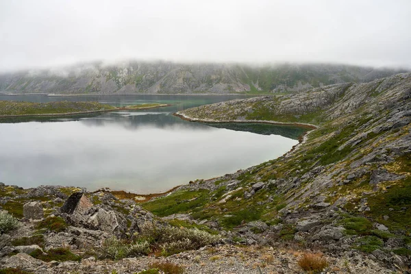 Ένα Ομιχλώδες Θαλασσογραφία Στη Βόρεια Νορβηγία Κοντά Στο Nordcapp — Φωτογραφία Αρχείου