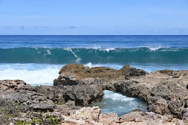 Wave Crest Rocky Shore Kaena Point Oahu Hawaii — 스톡 사진