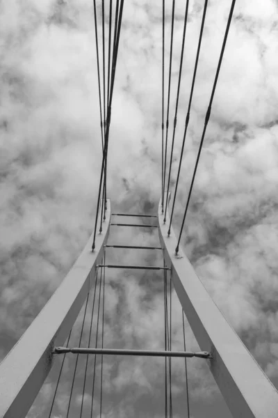 Poznan Poland Oct 2021 Вертикальний Сіромасштабний Знімок Торгового Мосту Галерія — стокове фото