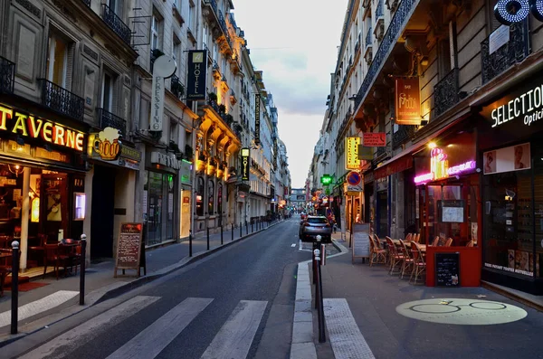 Paris Francja Wrz 2019 Piękne Ujęcie Rue Caumartin Wieczorem Paryżu — Zdjęcie stockowe