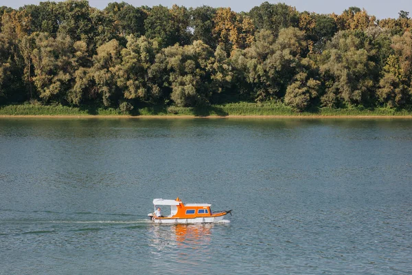 Orange Boat Floating Lake Background Small Forest Daylight — Photo