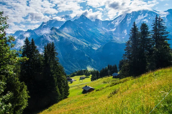 Une Belle Vue Sur Paysage Montagne Coloré Sous Ciel Nuageux — Photo