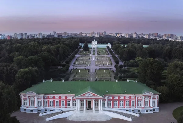 Aerial Shot Russian Palace Kuskovo Surrounded Dense Trees — Foto Stock