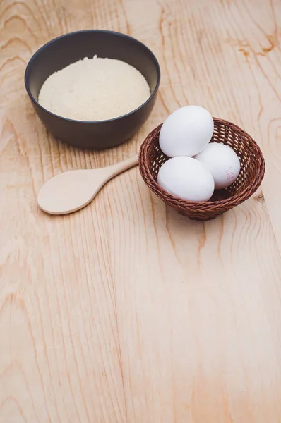 White Eggs Dark Gray Bowl Wholegrain Flour Worn Wooden Background — стоковое фото