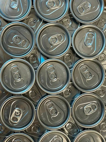 Vertical Closeup Aluminum Cans — стоковое фото