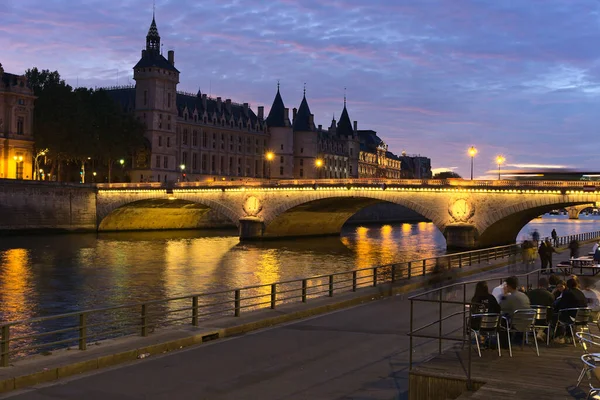 Paris Francja Październik 2019 Wieczorem Most Pont Change Paryżu Francja — Zdjęcie stockowe