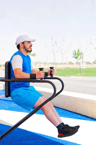 Young Man Doing Abdominal Exercises Workout Calisthenic Park — Photo