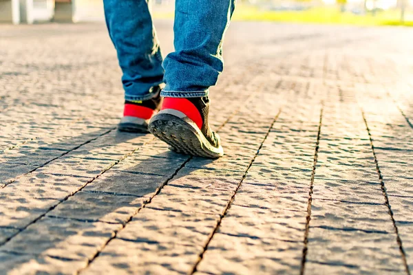Closeup Shot Male Wearing Sneakers Walking Street — Stockfoto