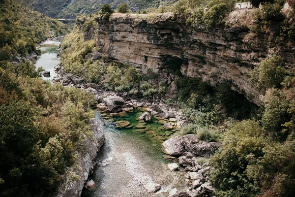 River Cliffs Covered Trees Mountainous Area — Fotografia de Stock