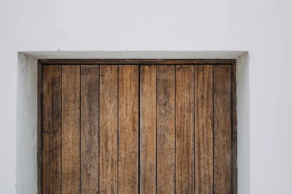 Closeup Shot Wooden Doors White Wall — Foto Stock