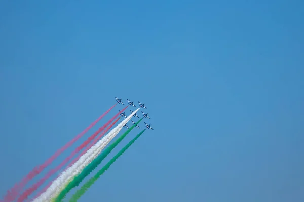 Color Trail Aircraft Forming Hungary Flag Parade — Fotografia de Stock