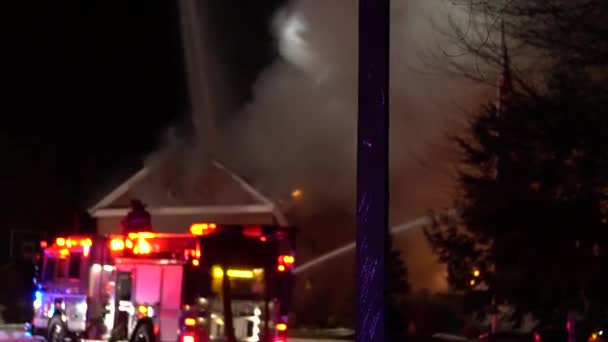 Tfaiyecilerin Görüntüleri Yangını Söndürdü — Stok video