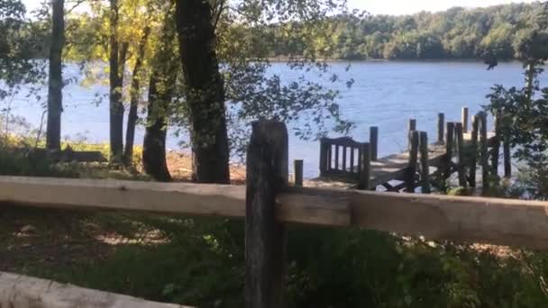 公園内の湖の美しい景色 — ストック動画