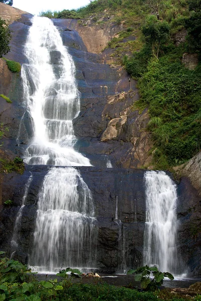 stock image A vertical shot of the Silver Cascade Falls near Kodiakanal in Tamil Nadu, India