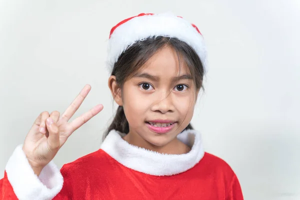 Pequena Menina Tailandesa Bonito Com Traje Papai Noel Mostrando Sinal — Fotografia de Stock