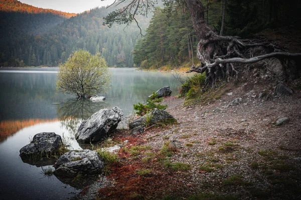 Beau Paysage Lac Eibsee Avec Les Montagnes Wetterstein Bavière Allemagne — Photo