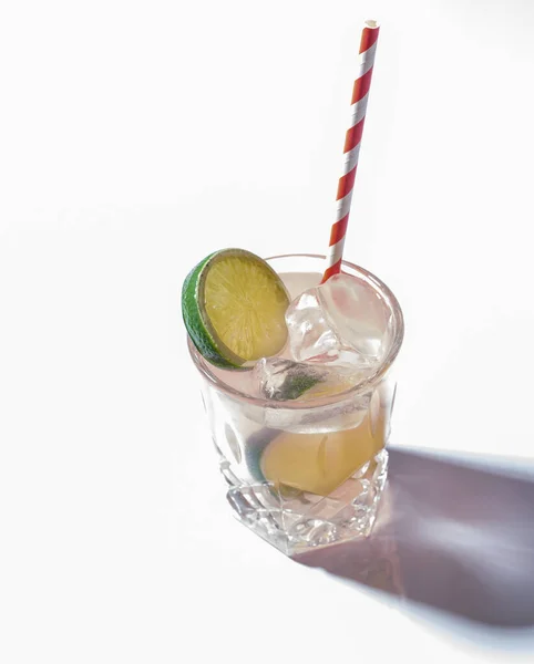 Close Shot Cup Cocktail Ice Slices Lime Plastic Drinking Straw — Stockfoto