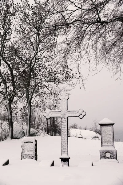 Cemitério Coberto Neve Branca Inverno Larvik Noruega — Fotografia de Stock