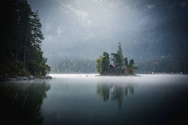 Beau Paysage Lac Eibsee Avec Les Montagnes Wetterstein Bavière Allemagne — Photo