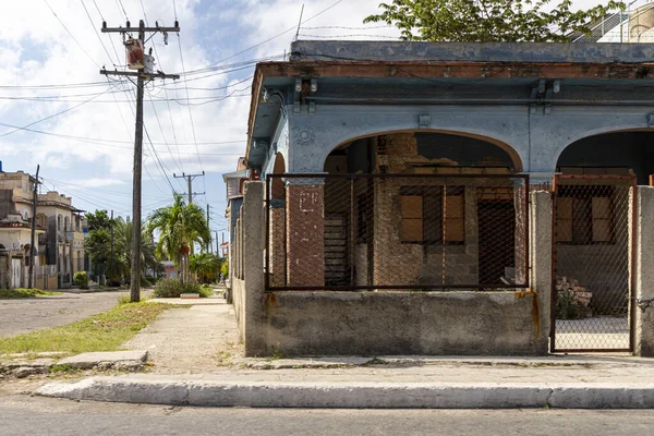 Habana Cuba Října 2021 Starý Dům Rohu Ulice Havaně Kuba — Stock fotografie