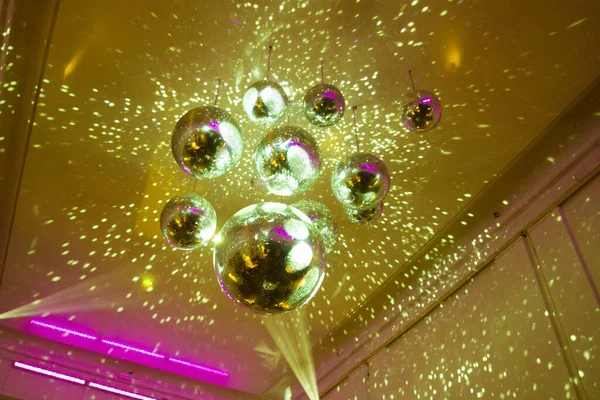 Shining Disco Balls Hanging Ceiling — Stock fotografie
