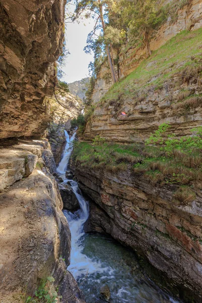 Beautiful Shot Waterfall Mountain — Stockfoto