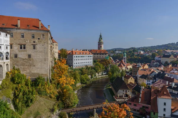 Czech Krumlov Czeska Republika Październik 2021 Piękny Widok Rzekę Płynącą — Zdjęcie stockowe