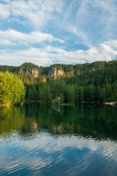 Mirror Lake Surrounded Dense Forest Teplice Rocks Czech Republic — Stockfoto