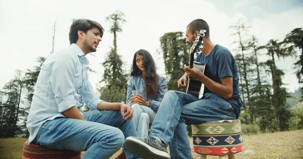 Grupo Amigos Indios Tocando Música Parque — Foto de Stock
