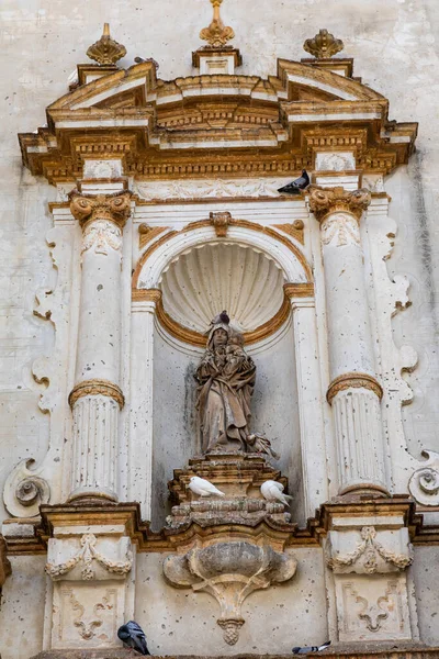 Vertikální Záběr Sochy Fasádě Kostela Chipiona Andalusie Španělsko — Stock fotografie