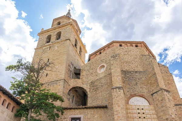 Eine Flache Aufnahme Einer Mittelalterlichen Kathedrale Von Albarracin Der Provinz — Stockfoto