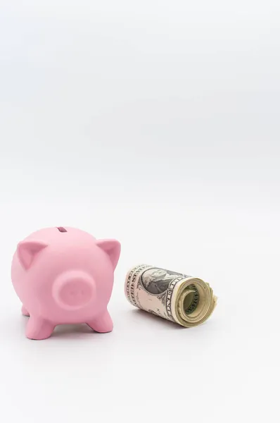 Bonito Banco Porquinho Rosa Com Wad Notas Uma Mesa Branca — Fotografia de Stock