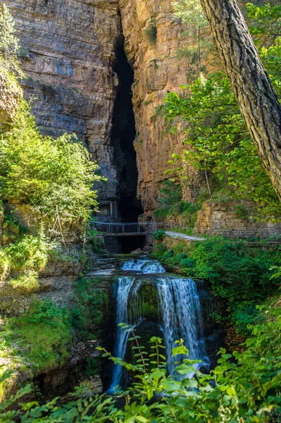 Gyönyörű Kilátás Nyílik Barlang Gard Régió Franciaországban — Stock Fotó