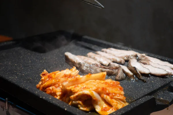 Primer Plano Carne Setas Una Sartén —  Fotos de Stock