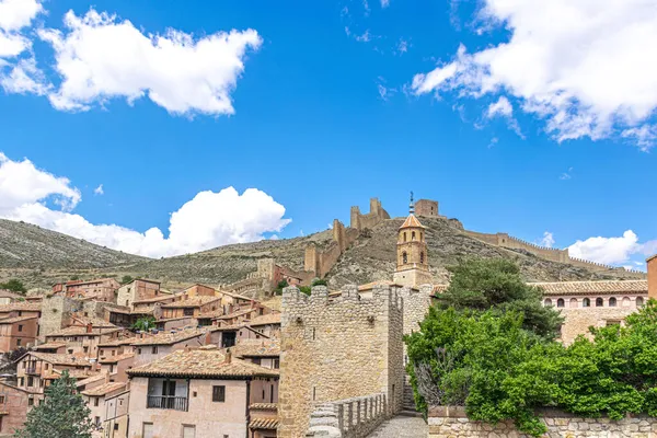 Una Antigua Muralla Torres Ciudad Medieval Albarracin Provincia Teruel Aragón — Foto de Stock