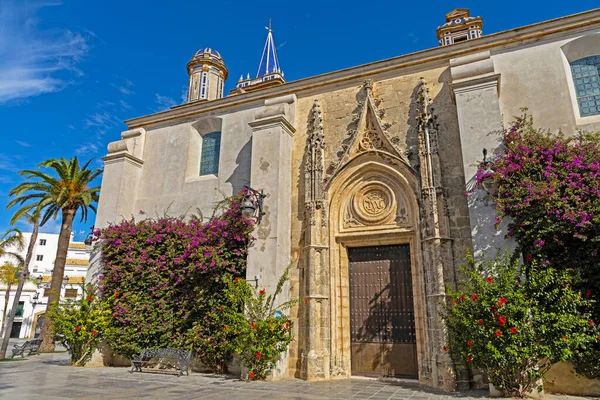 Plano Ángulo Bajo Fachada Iglesia Chipiona Andalucía — Foto de Stock