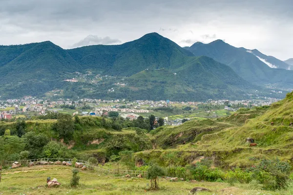 Бурное Небо Над Городом Катманду Непал Гималайскими Предгорьями Заднем Плане — стоковое фото