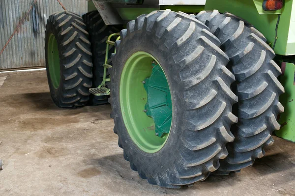 Dual Wheels Farm Machinery Recognizable Brand — Stock Photo, Image