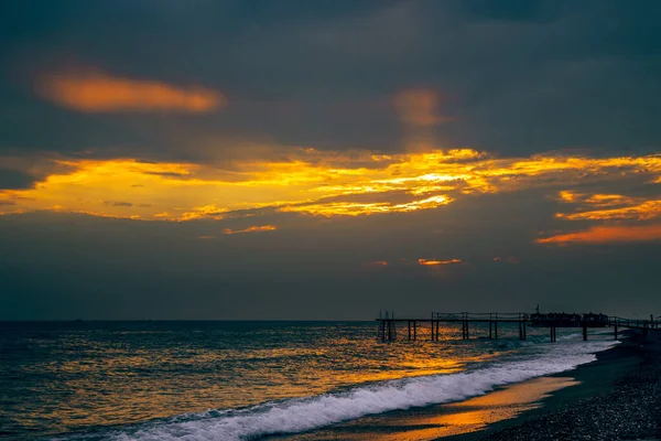 Eine Meereslandschaft Des Ruhigen Meeres Der Türkei Bei Sonnenuntergang — Stockfoto