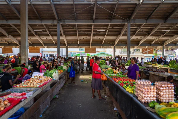Гониара Соломон Острова Января 2016 Года Местные Жители Просматривают Проходы — стоковое фото