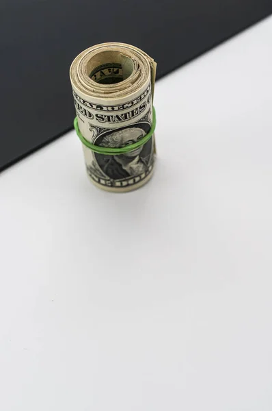 Zusammengerollte Dollar Banknoten Auf Schwarz Weißem Hintergrund Mit Leerzeichen — Stockfoto