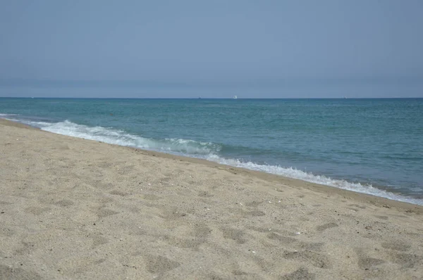 Красивий Вид Пляжні Хвилі Пісок — стокове фото